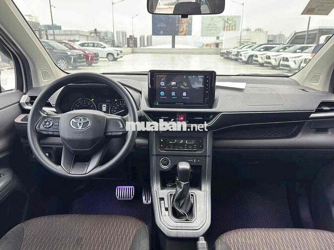Toyota Avanza Premio 2023 1.5 CVT Trắng