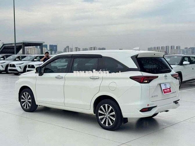 Toyota Avanza Premio 2023 1.5 CVT Trắng