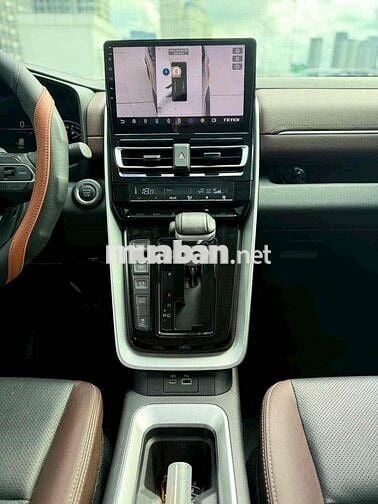 Toyota Innova Cross 2.0V 2025 Đen Ghế da