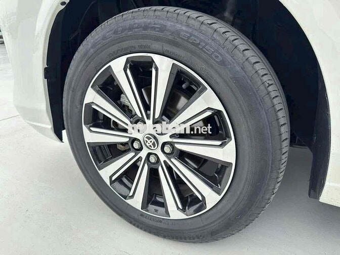 Toyota Avanza Premio 2023 1.5 CVT Trắng