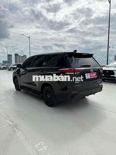 Toyota Innova Cross 2.0V 2025 Đen Ghế da