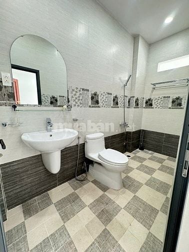 TOÀ NHÀ - HẦM 7 TẦNG - 360M2 SÀN - CHỈ 16,X TỶ -  NGUYỄN TRÃI, Q.1