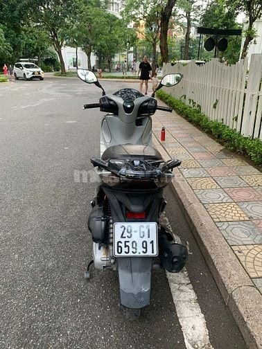Bán xe SHi 150cc Việt Nam, SX 2017, mới 95%, màu trắng