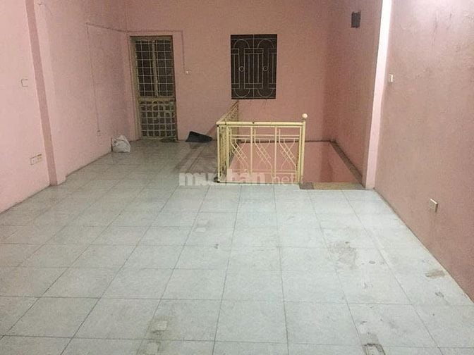 Nhà riêng ngõ 663 trương định gần nam đô dt60m2x3t giá 8tr 