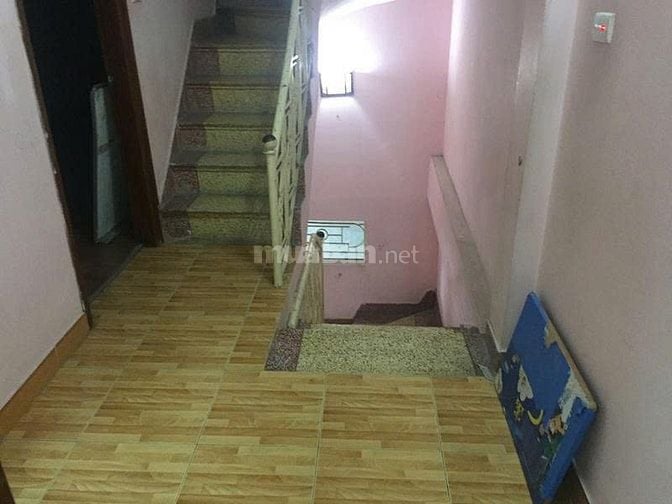 Nhà riêng ngõ 663 trương định gần nam đô dt60m2x3t giá 8tr 