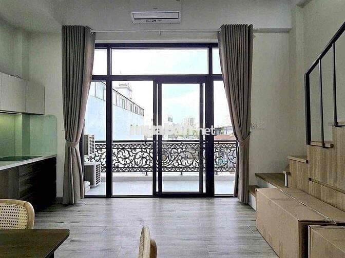 CHO THUÊ PHÒNG MỚI 100% - ĐẦY ĐỦ TIỆN NGHI - BAN CÔNG NGAY TRUNG TÂM