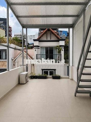 PHÒNG NGỦ TÁCH BẾP ĐẦY ĐỦ NỘI THẤT - CỬA SỔ LỚN - NGÃ 6 PHÙ ĐỔNG Q1