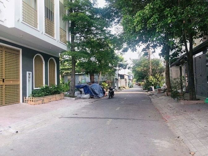 Bán đất nền KDC Phú Lợi P7 Q8 , 68,7m2 sổ sẵn cc liền đường 10m 
