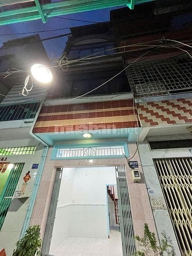Bán nhà hẻm xe hơi Lạc Long Quân Quận 11, 3x6m, trệt, 3 lầu đúc, 3PN