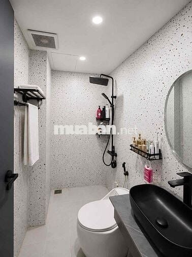 PHÒNG NGỦ TÁCH BẾP ĐẦY ĐỦ NỘI THẤT - CỬA SỔ LỚN - NGÃ 6 PHÙ ĐỔNG Q1