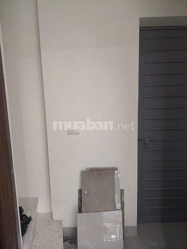 Cho thuê nhà mặt đường Nguyễn Văn Viên (cầu Vĩnh Tuy) phía gần Time-Ci