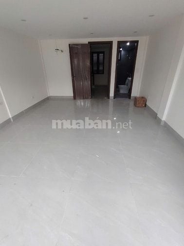 Cho thuê nhà mặt đường Nguyễn Văn Viên (cầu Vĩnh Tuy) phía gần Time-Ci