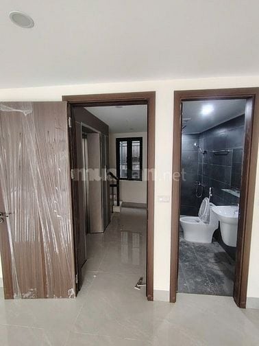 Cho thuê nhà mặt đường Nguyễn Văn Viên (cầu Vĩnh Tuy) phía gần Time-Ci