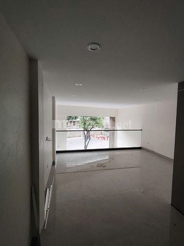 Cho thuê nhà mặt đường Nguyễn Văn Viên (cầu Vĩnh Tuy) phía gần Time-Ci