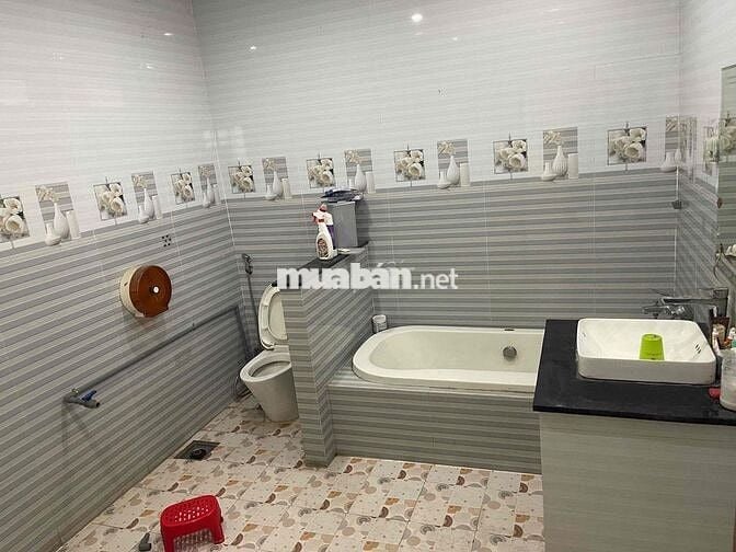 Cho Thuê Phòng Trong Nhà Nguyên Căn Mặt Tiền Nhựa Lớn, Tộng Rãi