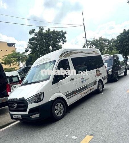 Hyundai Solati Limousine 2019 Trắng 16 chỗ
