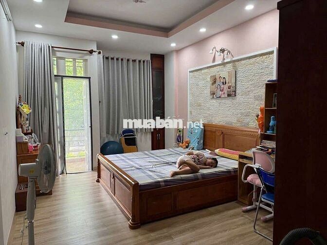 Nhà 1 Trệt 3 Lầu 4PN 4x18m Mặt Tiền Đường Số Phường Tân Phong Q.7