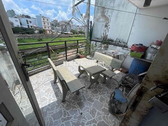 Cần bán nhà Bình Tân mặt tiền kênh lớn nhất tphcm đang hoàn thiện