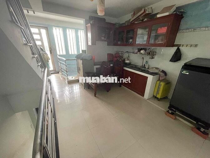 Cần bán nhà Bình Tân mặt tiền kênh lớn nhất tphcm đang hoàn thiện