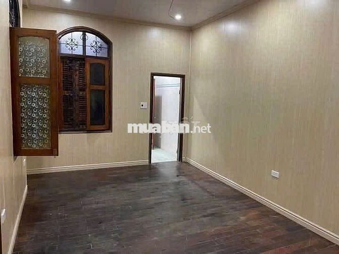 Cho thuê nhà riêng phố Hàng Chuối - 45m2 -3 ngủ