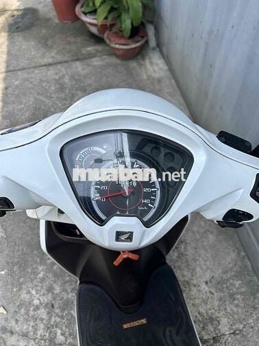 Honda Vision 2015 Trắng Nữ 50,000km