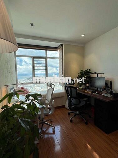 Căn hộ 2PN 94m2 full nội thất, tầng 32 view biển, ngay trung tâm ĐN