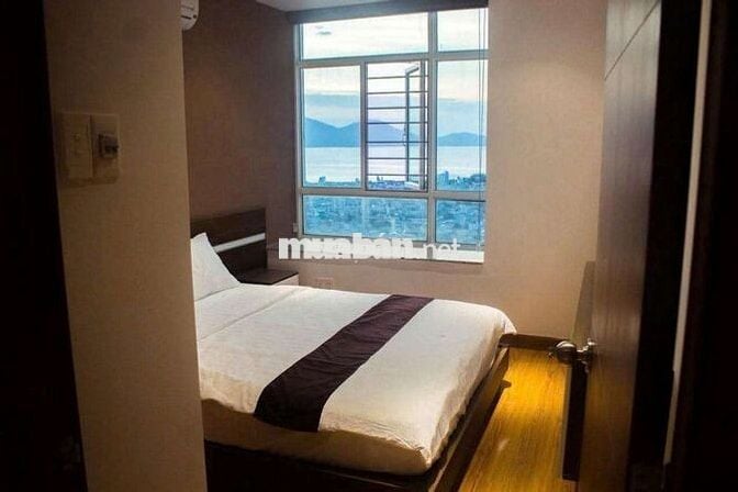 Căn hộ 2PN 94m2 full nội thất, tầng 32 view biển, ngay trung tâm ĐN