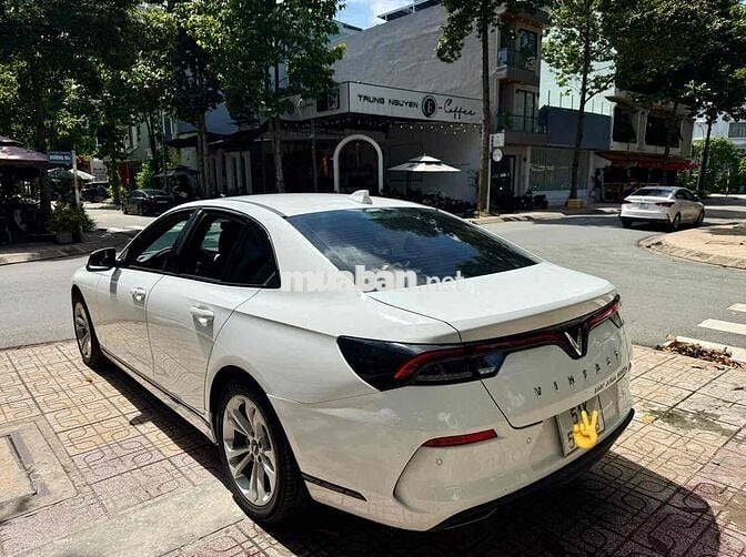 VinFast Lux A2.0 Base 2022 Trắng Tự động