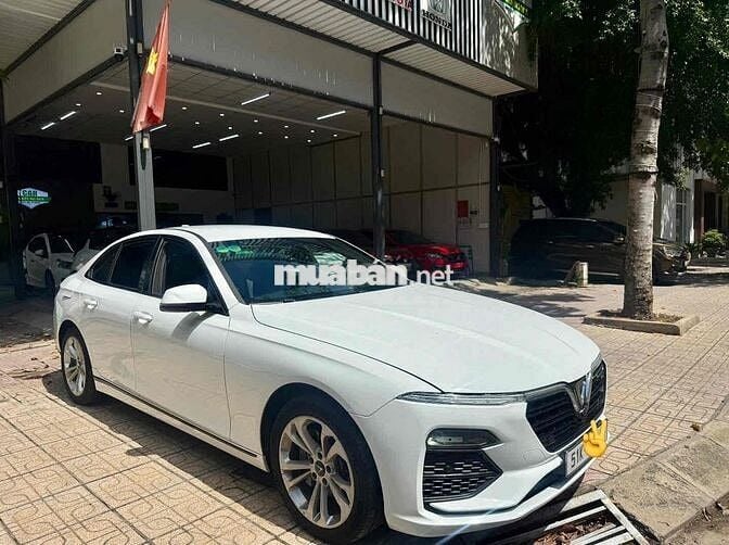 VinFast Lux A2.0 Base 2022 Trắng Tự động