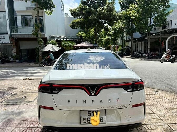 VinFast Lux A2.0 Base 2022 Trắng Tự động