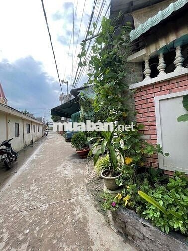 Cần bán nhà 2 mặt tiền hẽm xe hơi ( quốc lộ 50) gần cầu ông thìn
