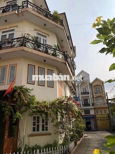 Nhà 2 mặt tiền giá rẻ bán nhanh