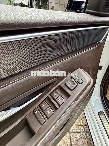 VinFast Lux A2.0 Base 2022 Trắng Tự động