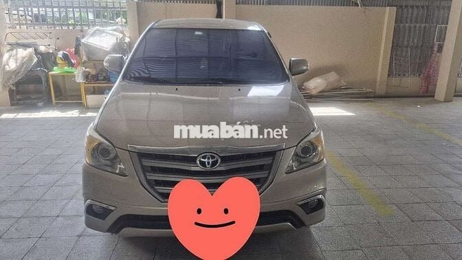 Toyota Innova Vàng cát Số sàn 186.435 km