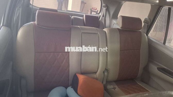 Toyota Innova Vàng cát Số sàn 186.435 km
