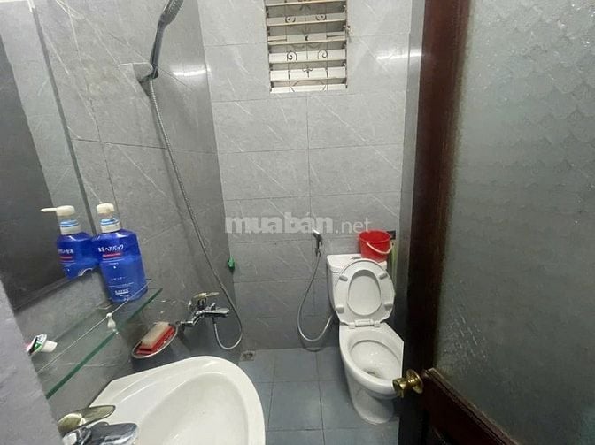 Ngõ 274, đường Trương Định, diện tích 55m2x3t va 20m2 sân trước sau, 1