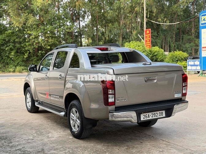 Isuzu D-Max 2016 MT xe chạy 10 vạn đẹp xuất sắc