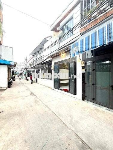 bán nhà 1 lầu MT xe hơi quận 7