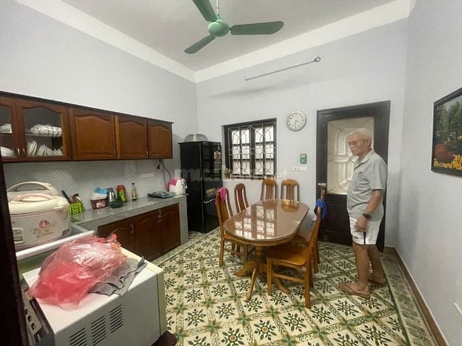 Ngõ 274, đường Trương Định, diện tích 55m2x3t va 20m2 sân trước sau, 1