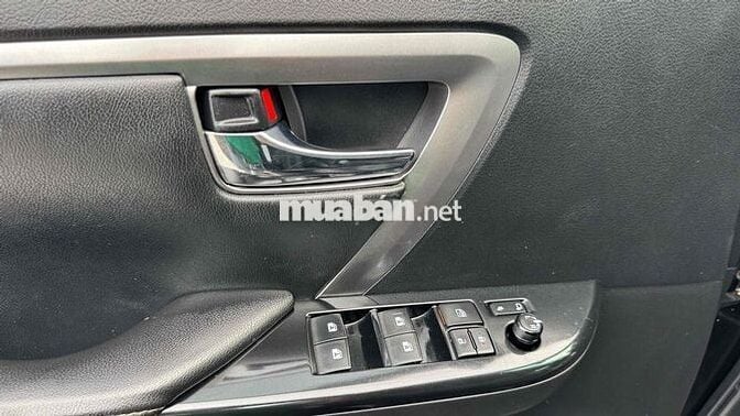 Toyota Fortuner 2022 2.4L 4x2 AT dầu tự động