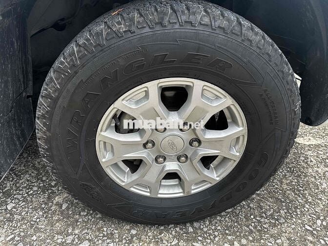 Ford Ranger XLS 2021 1 cầu Tự động Trắng