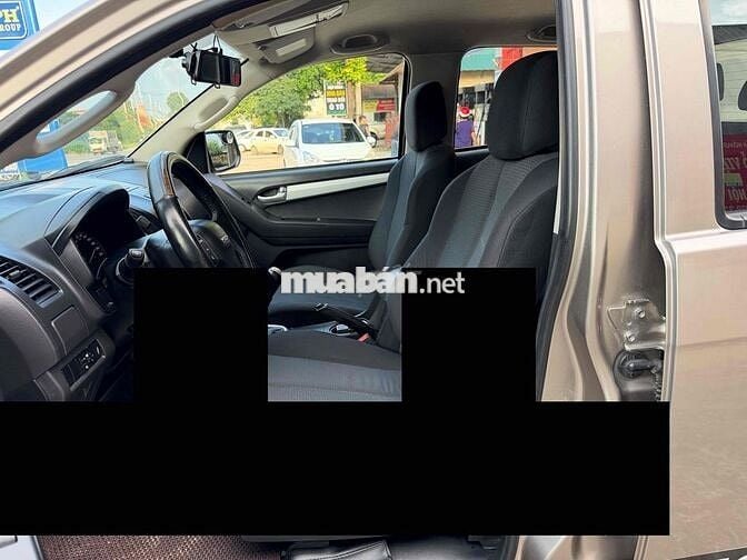Isuzu D-Max 2016 MT xe chạy 10 vạn đẹp xuất sắc