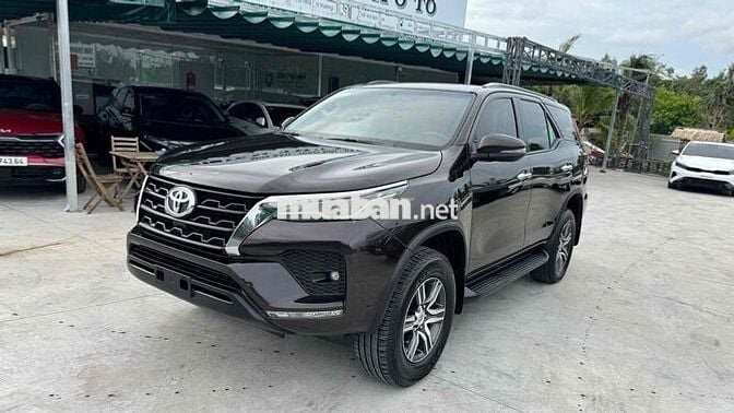 Toyota Fortuner 2022 2.4L 4x2 AT dầu tự động