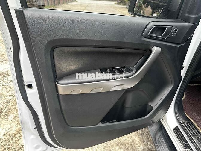 Ford Ranger XLS 2021 1 cầu Tự động Trắng