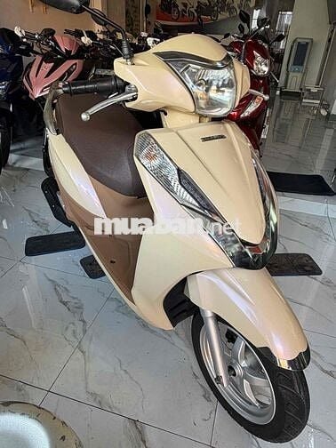 Honda Lead 2024 màu Kem