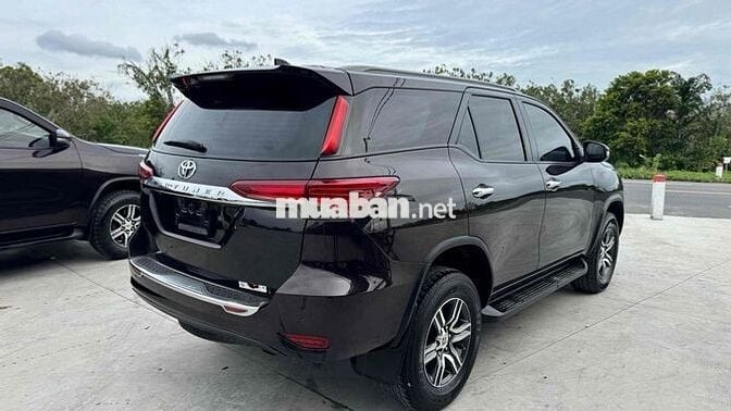 Toyota Fortuner 2022 2.4L 4x2 AT dầu tự động