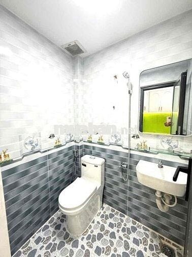 bán nhà 1 lầu MT xe hơi quận 7