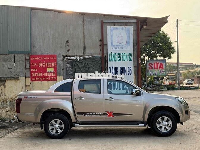 Isuzu D-Max 2016 MT xe chạy 10 vạn đẹp xuất sắc