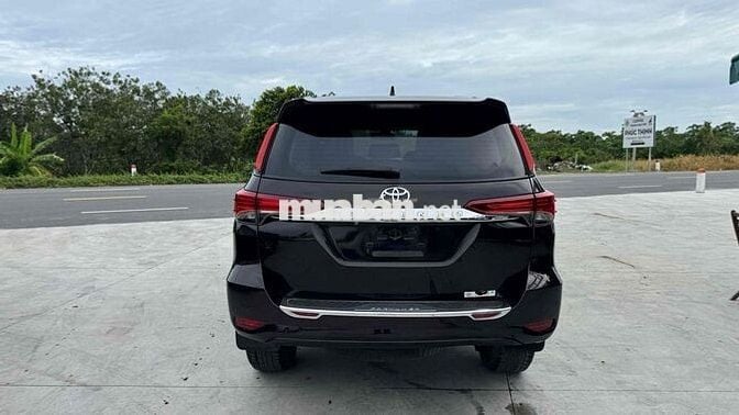 Toyota Fortuner 2022 2.4L 4x2 AT dầu tự động