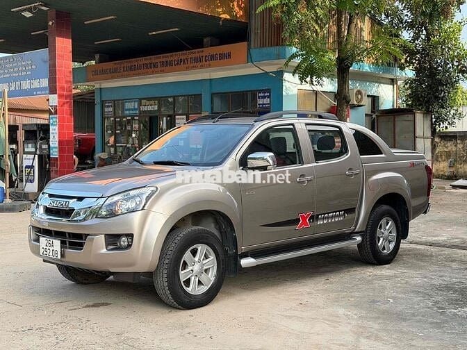 Isuzu D-Max 2016 MT xe chạy 10 vạn đẹp xuất sắc
